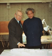 Andrzej Wajda i Arata Isozaki podczas prac nad projektem Muzeum Manggha.