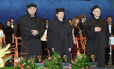 Uroczystość nadania tytułów doktora honoris causa PWSFTviT w Łodzi: Jerzemu Kawalerowiczowi, Romanowi Polańskiemu i Andrzejowi Wajdzie.